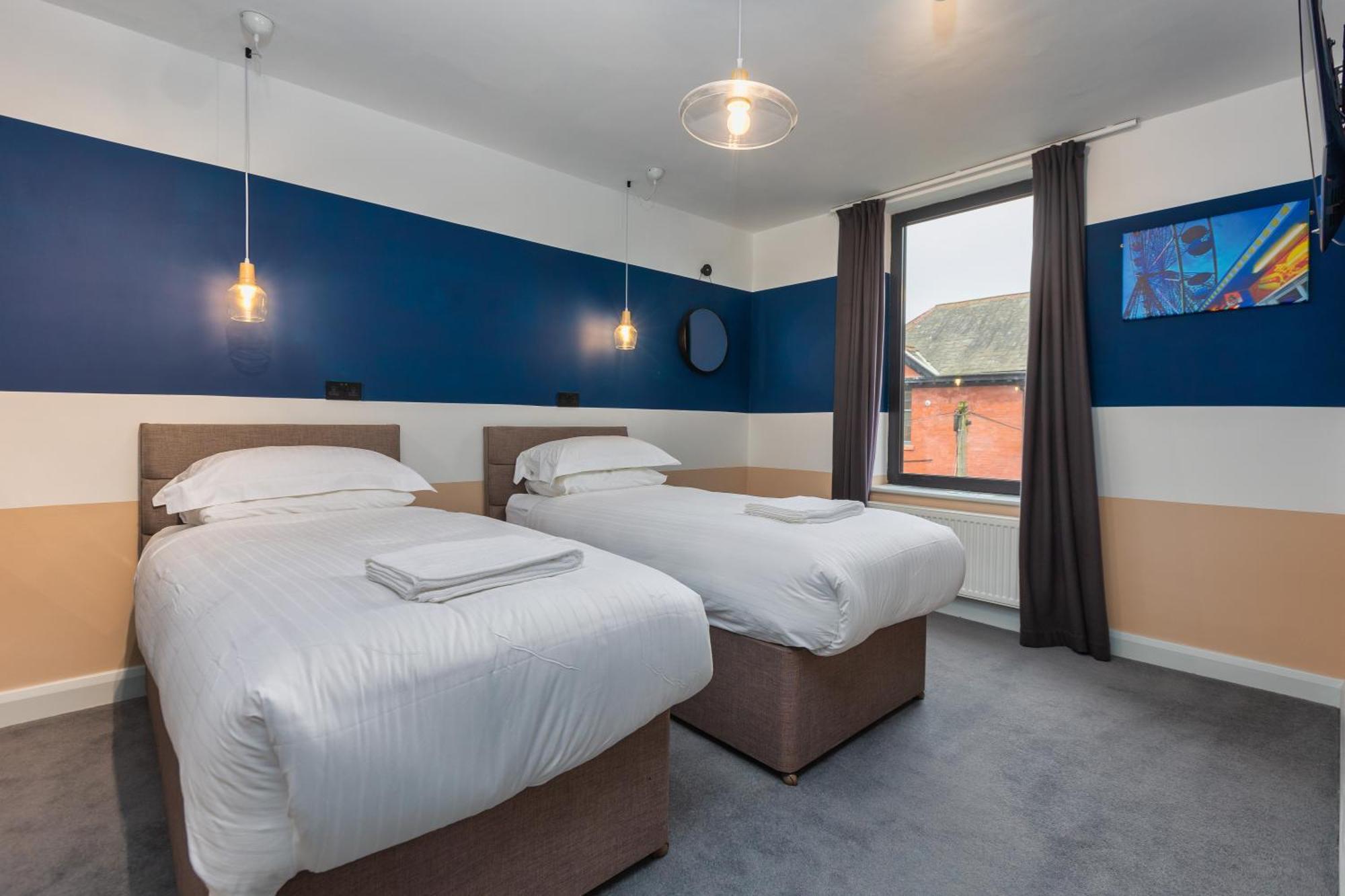 Art B&B Blackpool Exterior photo